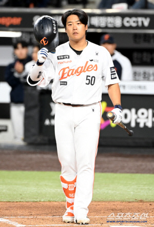 주황빛 물결 몰아친다! 대전 3일 연속 매진…'1만7000석' 꽉채운 강백호 더비 [대전현장]