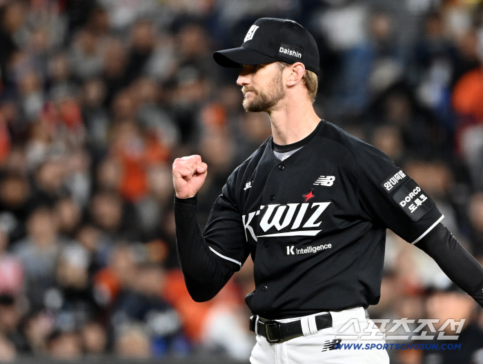 올해 첫 강백호 더비 '239분' 혈투 → 승자는? 대전 하늘 물들인 21안타 불꽃놀이…KT, 한화 잡고 3연승 선두질주 [대전리뷰]