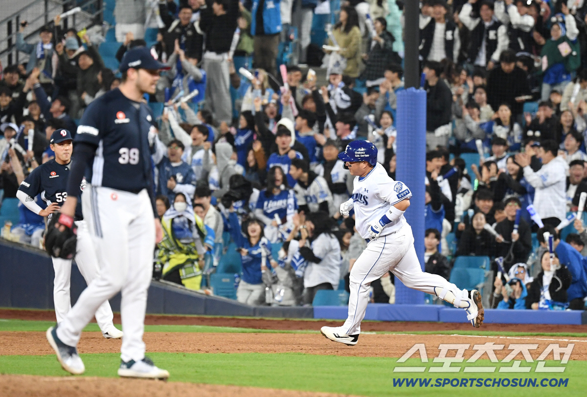 31일 대구 삼성라이온즈파크에서 열린 삼성과 두산의 경기. 7회말 솔로홈런을 날린 삼성 최형우. 대구=송정헌 기자songs@sportschosun.com/2026.03.31/