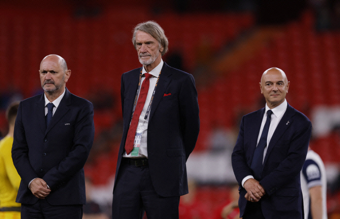 [공식발표] '충격' 손흥민 주급 겨우 3억 8천 'EPL 빅클럽 최저 수준'인데...레비 회장 'EPL 1위' 115억원 챙겨 '전년 대비 50% 이상 증가'