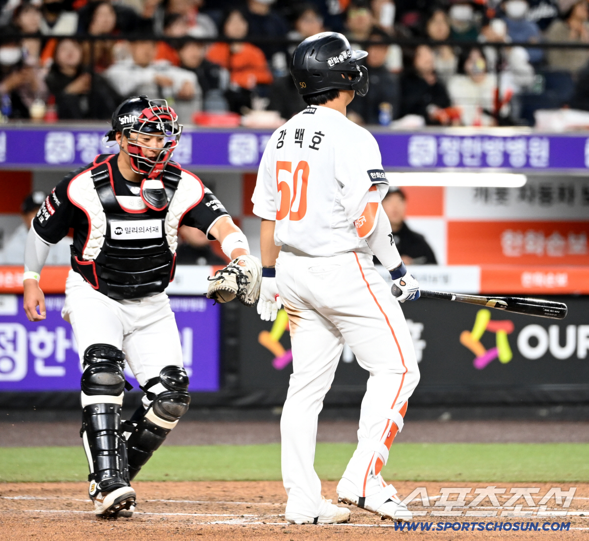 강백호는 한승혁과의 5구 상대 끝 스트라이크 아웃 낫아웃으로