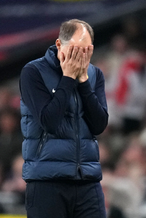 '김민재를 저격했던' 투헬의 잉글랜드, 일본에 충격적인 0-1 패→축구 성지에 야유와 맹비난이 쏟아졌다..