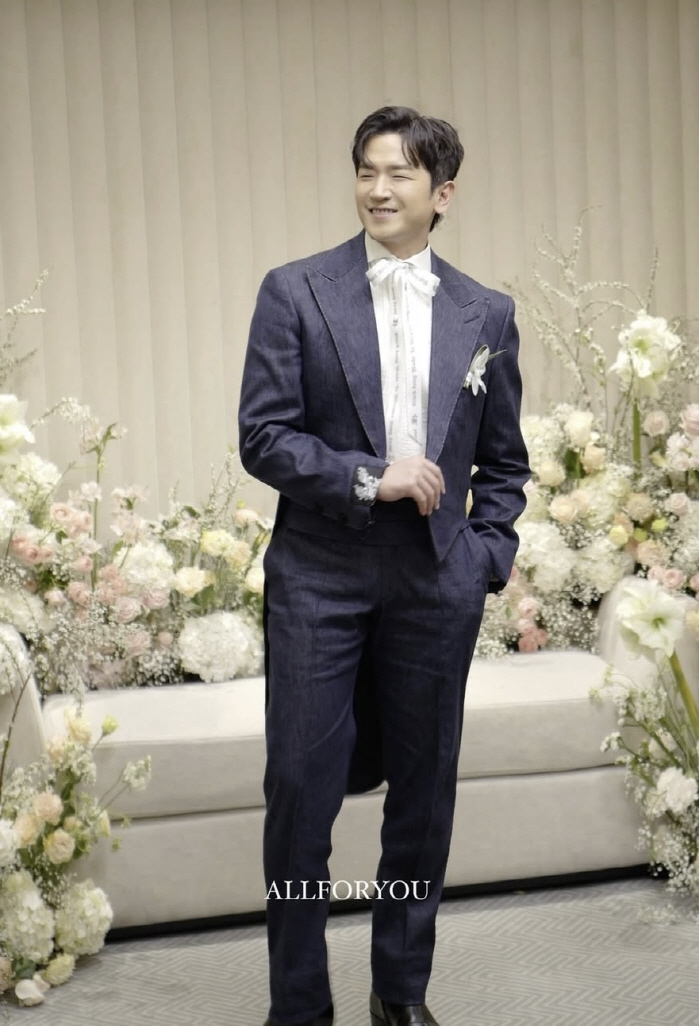 이민우, '불참' 신혜성 언급 없었다…결혼식 현장 공개