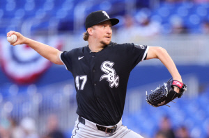 '아 뼈아픈 4회.' '역수출 신화' 페디, 한번 삐끗으로 패전 투수라니... 3회까지 노히트→5이닝 4실점