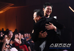 안보현, 이성민 손잡고 칸 간다..'신의 구슬' 칸 국제 시리즈 페스티벌 참석