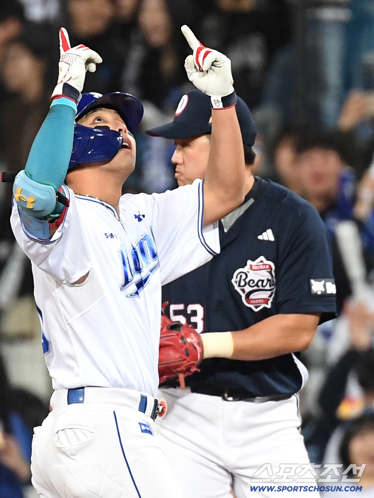 31일 대구 삼성라이온즈파크에서 열린 삼성과 두산의 경기. 10회말 선두타자 안타로 출루한 삼성 김영웅. 대구=송정헌 기자songs@sportschosun.com/2026.03.31/