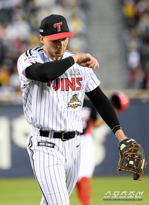 'ERA 29.25' 39억 원투펀치 성적 이게 맞나…LG 계산 제대로 꼬였다, 어떻게 풀까