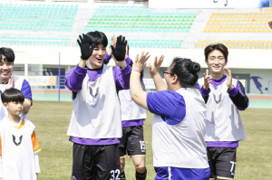 '특별한 추억 선사' FC안양, A매치 휴식기 맞아 ‘오픈 트레이닝 데이’ 성료... 팬과 함께 특별한 하루