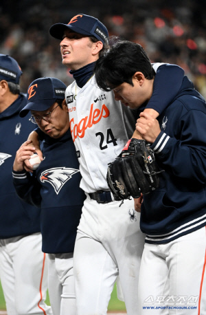 [오피셜]악! 한화 초대형악재, 하루에 투수 둘 잃었다, 화이트 햄스트링 파열→6주 이탈, '헤드샷' 엄상백까지 통증 말소 '초비상'