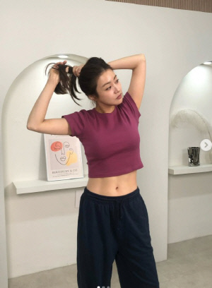 '한의사♥' 강소라, 선명한 11자 복근 올리고 '망언'…팬들 
