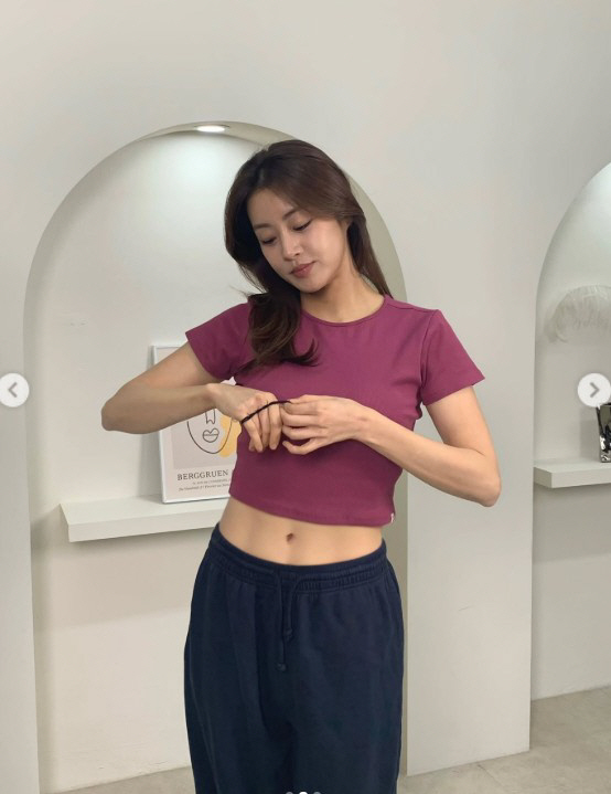 '한의사♥' 강소라, 선명한 11자 복근 올리고 '망언'…팬들 "내 배는 어쩌라고"