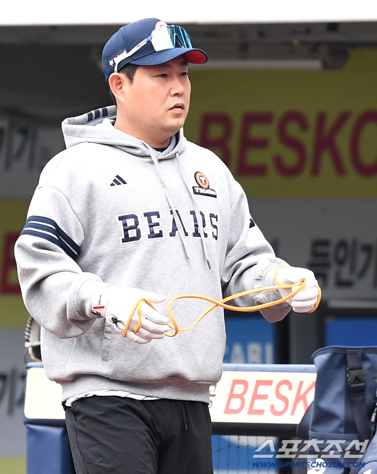 31일 대구 삼성라이온즈파크에서 열리는 삼성과 두산의 경기. 동료들과 함께 몸을 풀고 있는 두산 양의지. 대구=송정헌 기자songs@sportschosun.com/2026.03.31/