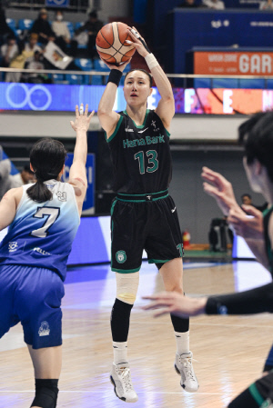 최하위 신한은행, 하나은행 꺾고 3연승으로 시즌 마무리