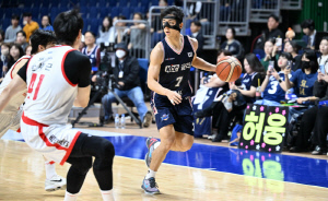 [KBL리뷰]'희망살렸다' KCC, SK에 재뿌리고 6강경쟁 한숨 돌려…81-79 역전승 KT와 1.5게임차, SK는 2위 도약 불투명