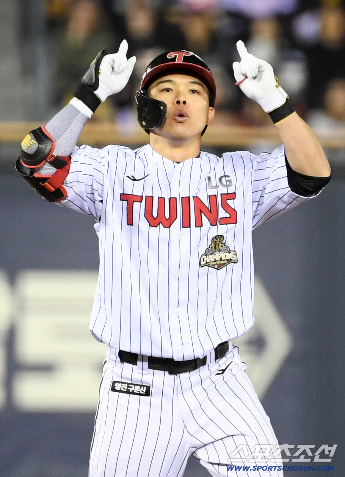 1일 잠실구장에서 열린 LG와 KIA의 경기. LG 문성주가 안타를 날린 뒤 환호하고 있다. 잠실=박재만 기자 pjm@sportschosun.com/2026.04.01/