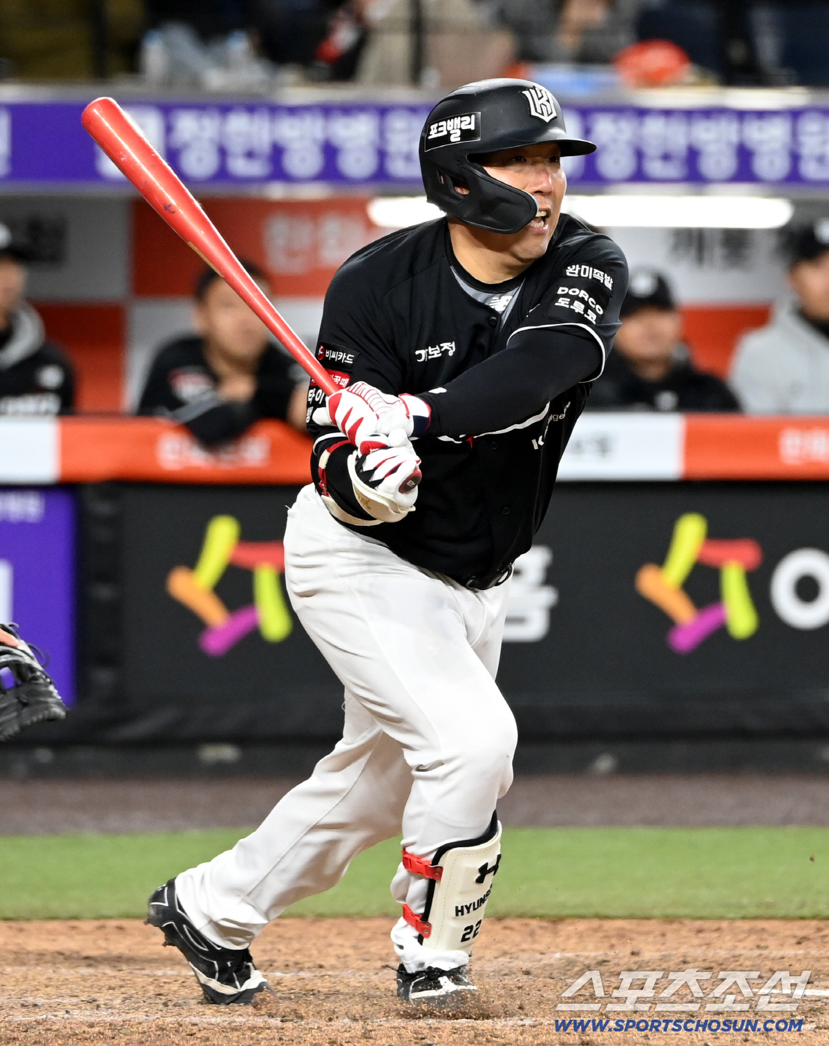 1일 대전한화생명볼파크에서 열린 KT와 한화의 경기. 9회초 2사 만루 KT 김현수가 3타점 2루타를 치고 있다. 대전=허상욱 기자wook@sportschosun.com/2026.04.01/