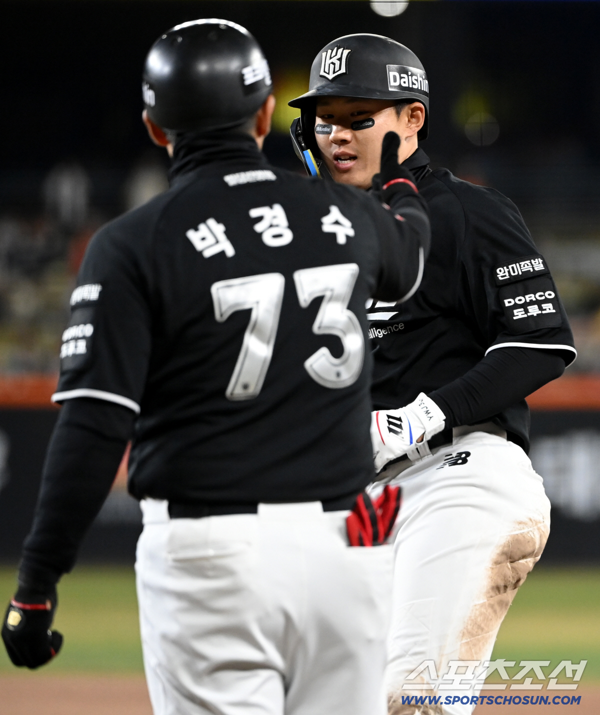 1일 대전한화생명볼파크에서 열린 KT와 한화의 경기. 7회초 2사 만루 KT 최원준이 2타점 역전타를 치고 기뻐하고 있다. 대전=허상욱 기자wook@sportschosun.com/2026.04.01/