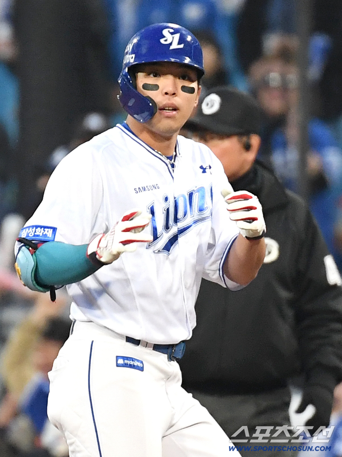 1일 대구 삼성라이온즈파크에서 열린 삼성과 두산의 경기. 1회말 1타점 적시타 날린 삼성 김영웅. 대구=송정헌 기자songs@sportschosun.com/2026.04.01/