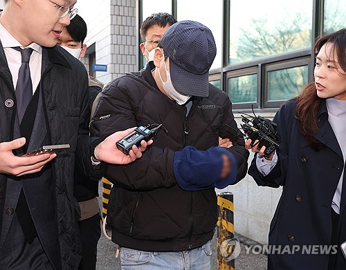 남의 집에 인분·래커 테러…배민 위장취업 '보복대행' 구속송치