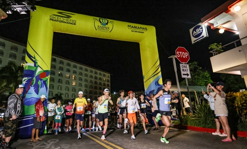 마라톤 출발하는 풀코스 참가자들 [사진/임헌정 기자]