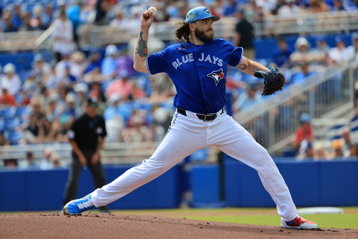 Mar 2, 2026; Dunedin, Florida, USA; Toronto Blue Jays starting pitcher Cody Ponce (66) throws a pitch during the first inning against the Boston Red Sox at TD Ballpark. AP연합뉴스