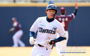 "군인 했어도 잘했을 거다" 사령탑 감탄한 'FM 신인'… '"이 갈고 있더라" 당부에 구단 역사를 썼다