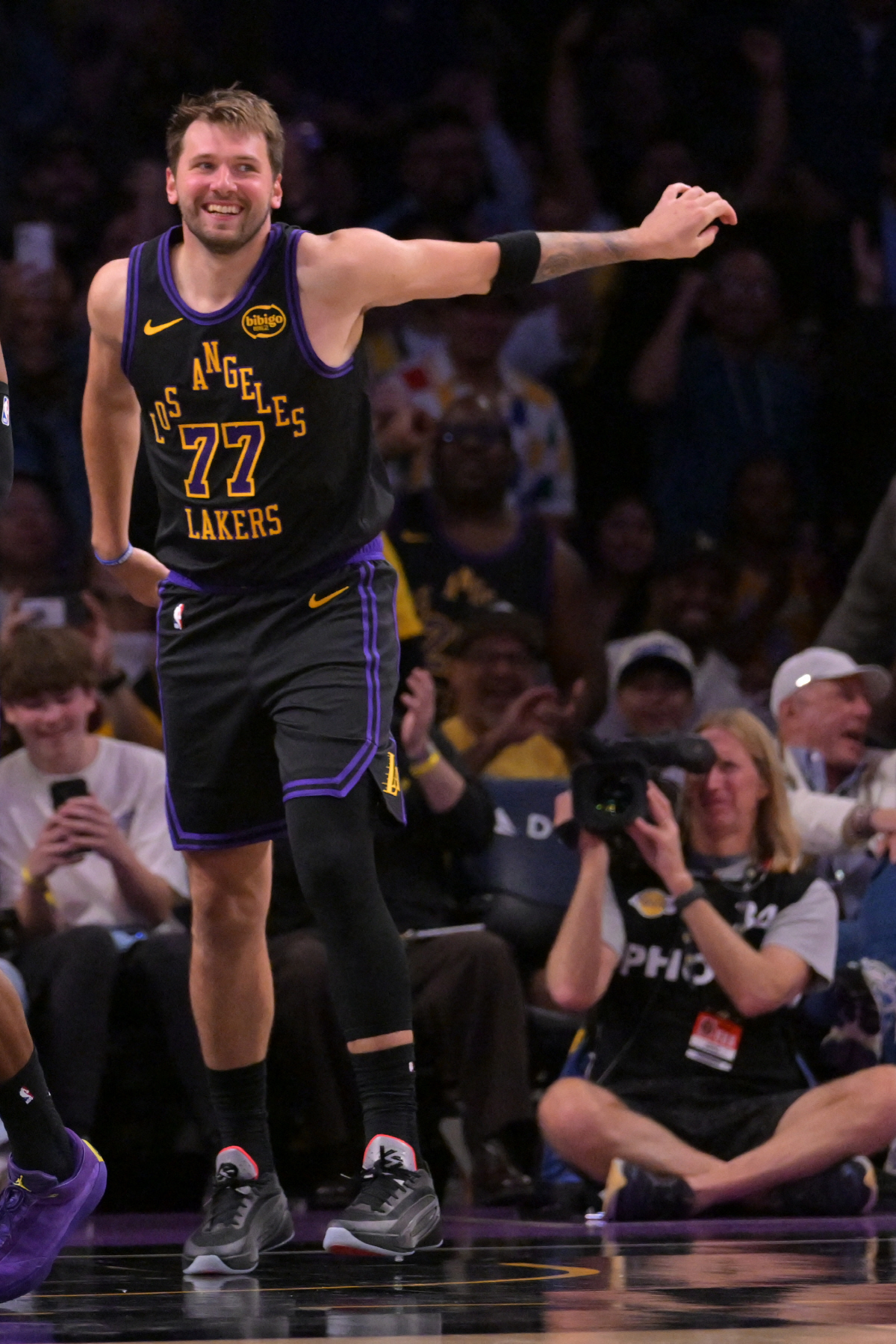 '농구신'이 강림한 3월 맹활약. 돈치치 MVP 중간순위 2위→4위. 급락한 이유 밝혀졌다. 美 매체 "수비 약점 아니라 시즌 초반 부진이 문제"