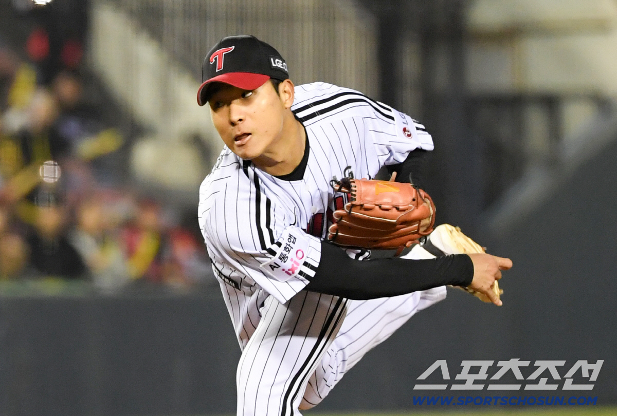 1일 잠실구장에서 열린 LG와 KIA의 경기. LG 우강훈이 역투하고 있다. 잠실=박재만 기자 pjm@sportschosun.com/2026.04.01/