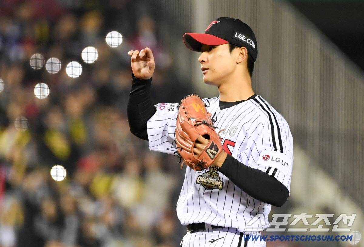 1일 잠실구장에서 열린 LG와 KIA의 경기. LG 우강훈이 역투하고 있다. 잠실=박재만 기자 pjm@sportschosun.com/2026.04.01/