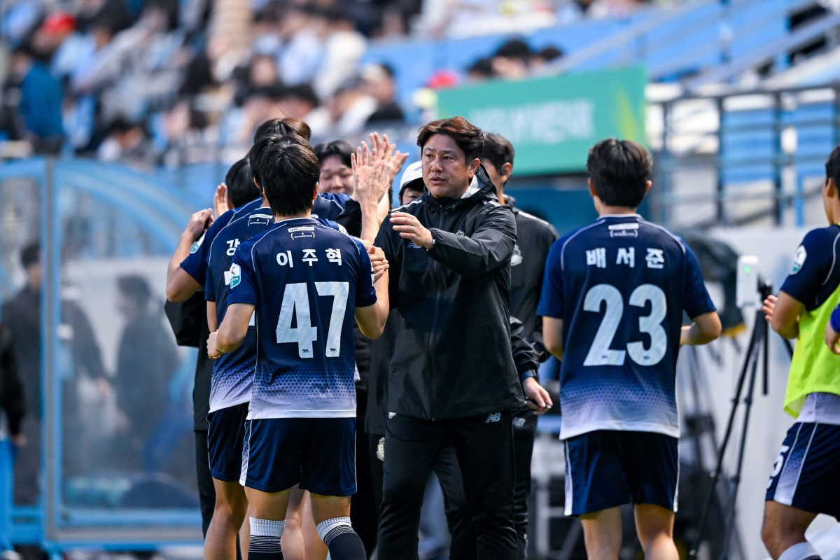 수원FC와 '김도균 더비' 나서는 김도균 감독, 연승으로 상위권 도약 노린다