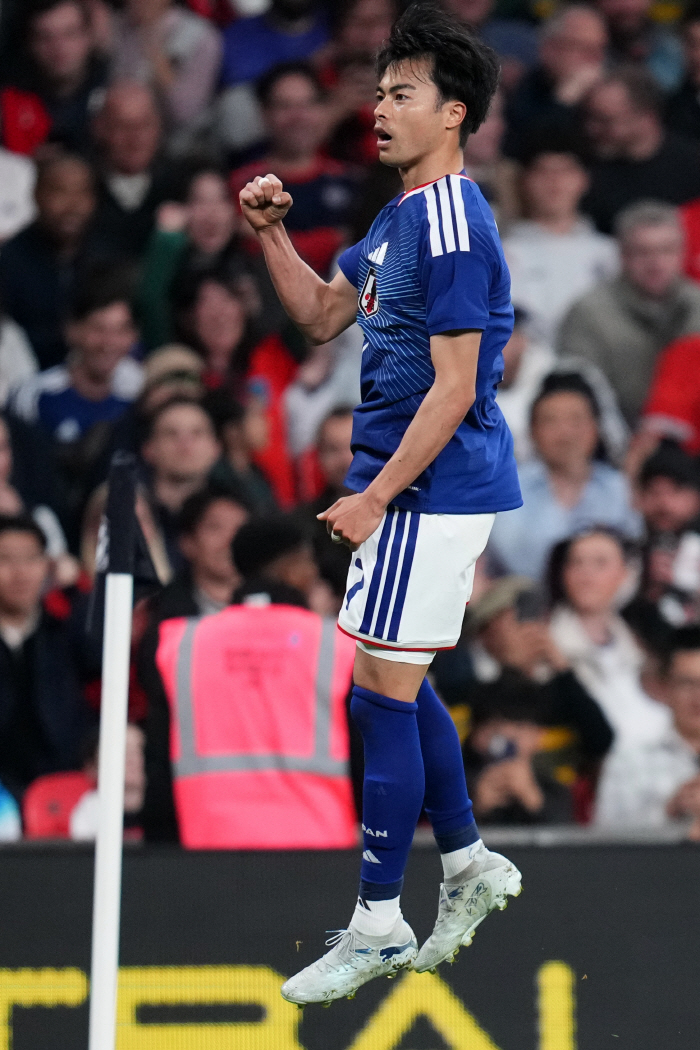 '日, 잉글랜드에 너무 강했다' 네덜란드 매체도 놀랐다..'일본 손흥민' 미토마 