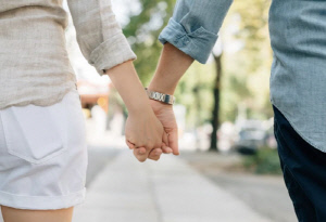 부인과 질환 걸린 아내 추궁에 남편 