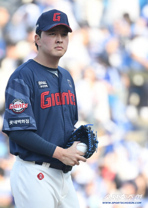 김태형 감독 결단! '교통사고' 김원중 마무리 반납 → 