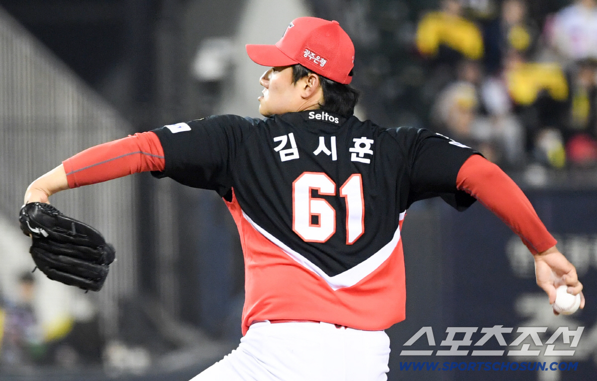 1일 잠실구장에서 열린 LG와 KIA의 경기. KIA 김시훈이 역투하고 있다. 잠실=박재만 기자 pjm@sportschosun.com/2026.04.01/
