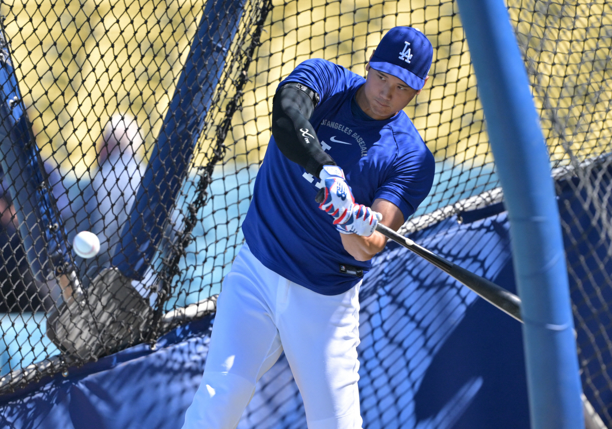 오타니 쇼헤이가 2일(한국시각) 클리블랜드전을 앞두고 이례적으로 배팅케이지에서 타격 연습을 하고 있다. Imagn Images연합뉴스