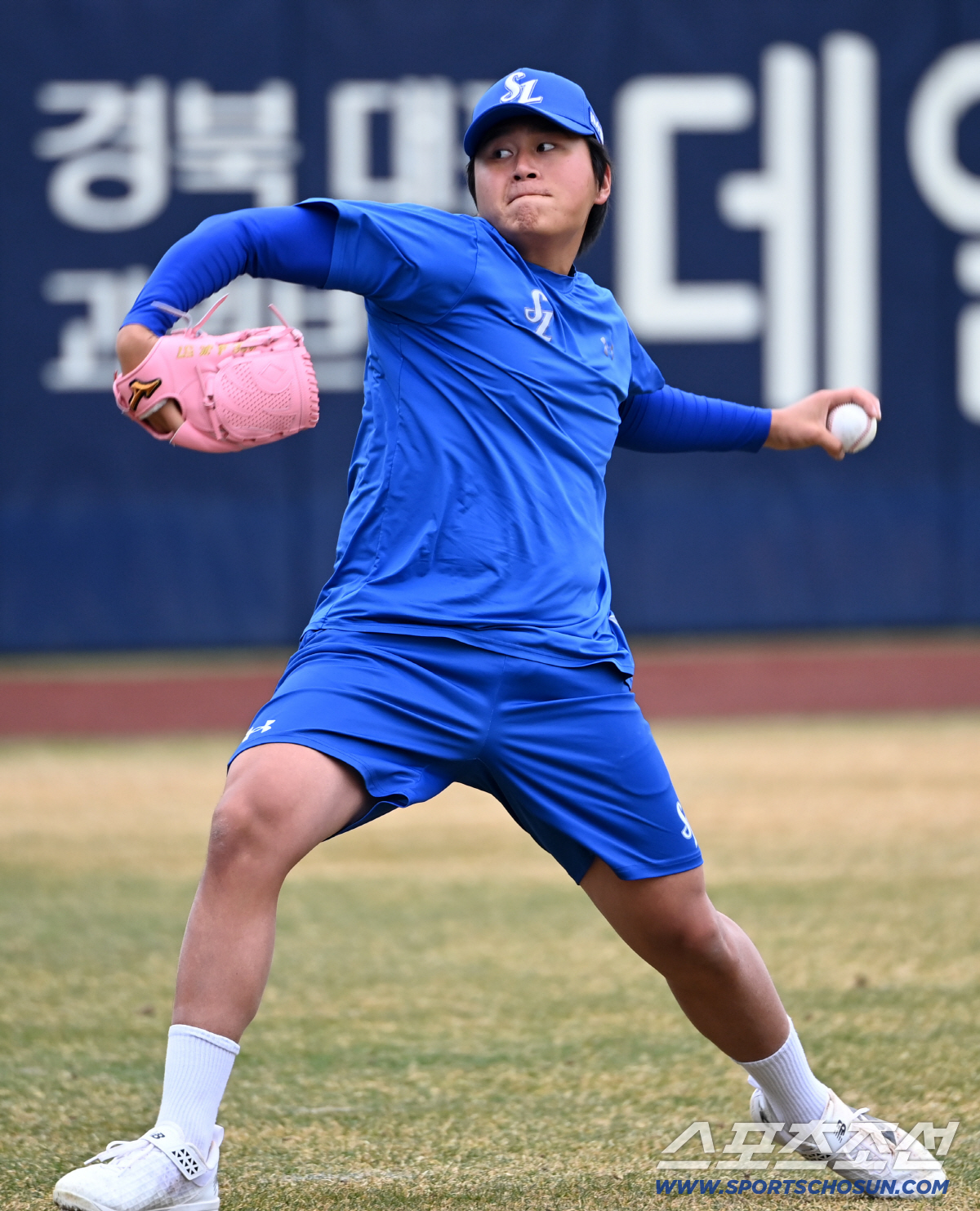 22일 대구삼성라이온즈파크에서 열린 LG와 삼성의 시범경기. 삼성 이승현이 캐치볼을 하고 있다. 대구=허상욱 기자wook@sportschosun.com/2026.03.22/