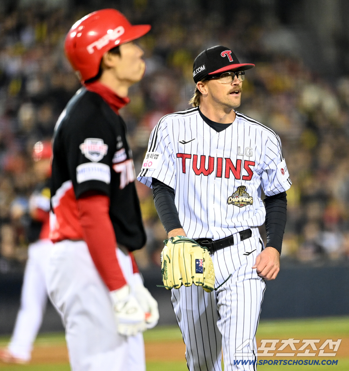 2일 잠실야구장에서 열린 KIA와 LG의 경기. 4회초 2사 만루 위기를 끝낸 LG 웰스가 더그아웃으로 향하고 있다. 잠실=허상욱 기자wook@sportschosun.com/2026.04.02/