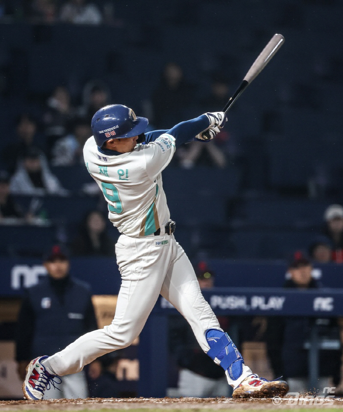 전체 2번 초대형 루키, 구단 최초 역사 쓰고 선발 제외됐다. 도대체 왜?