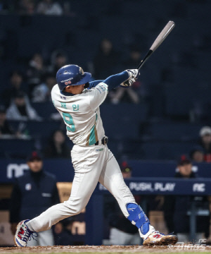 전체 2번 초대형 루키, 구단 최초 역사 쓰고 선발 제외됐다. 도대체 왜?