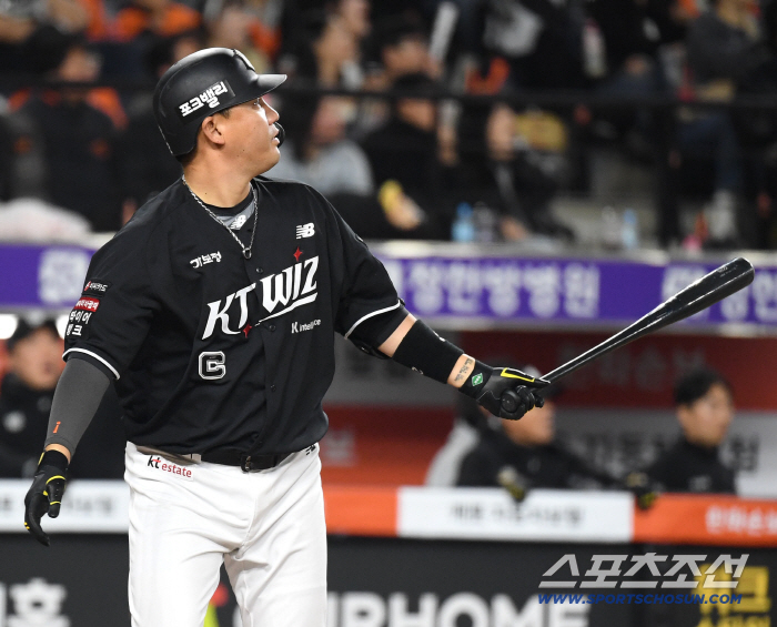 대전 불바다 3연전 싹쓸이+'36점' 신기록!…'장성우 6타점→문동주 난타→오재원 실책→강백호·문현빈 반격포' KT, 한화 잡고 개막 5연승 