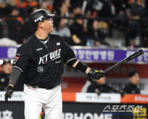 '승승승승승' 대전 불바다 3연전 싹쓸이 신기록 하나 더!…문동주 무너뜨린 KT, 한화전 스윕 [대전리뷰]