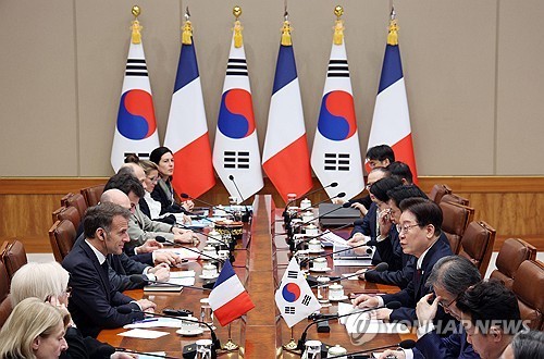 李대통령 "韓·佛, 호르무즈 해협 안전 수송로 확보 협력하기로"