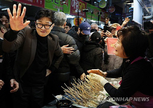 한동훈 부산 보선 몸 푸나…부산발전법 두고 李대통령 비판
