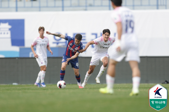 [K리그2 프리뷰]처음으로 '친정' 수원FC를 적으로 만나는 김도균 감독...수원 연승+부산 무패 계속될까