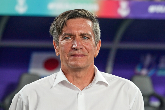 [오피셜]'日 축구 미친 결정' 亞컵 우승 감독 열흘만에 내쫓았다…