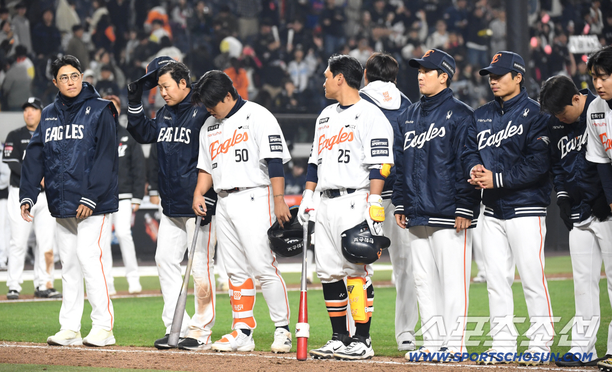 2일 대전 한화생명볼파크에서 열린 한화와 KT의 경기. KT가 한화에 승리했다. 그라운드 나서는 한화 선수들. 대전=송정헌 기자songs@sportschosun.com/2026.04.02/