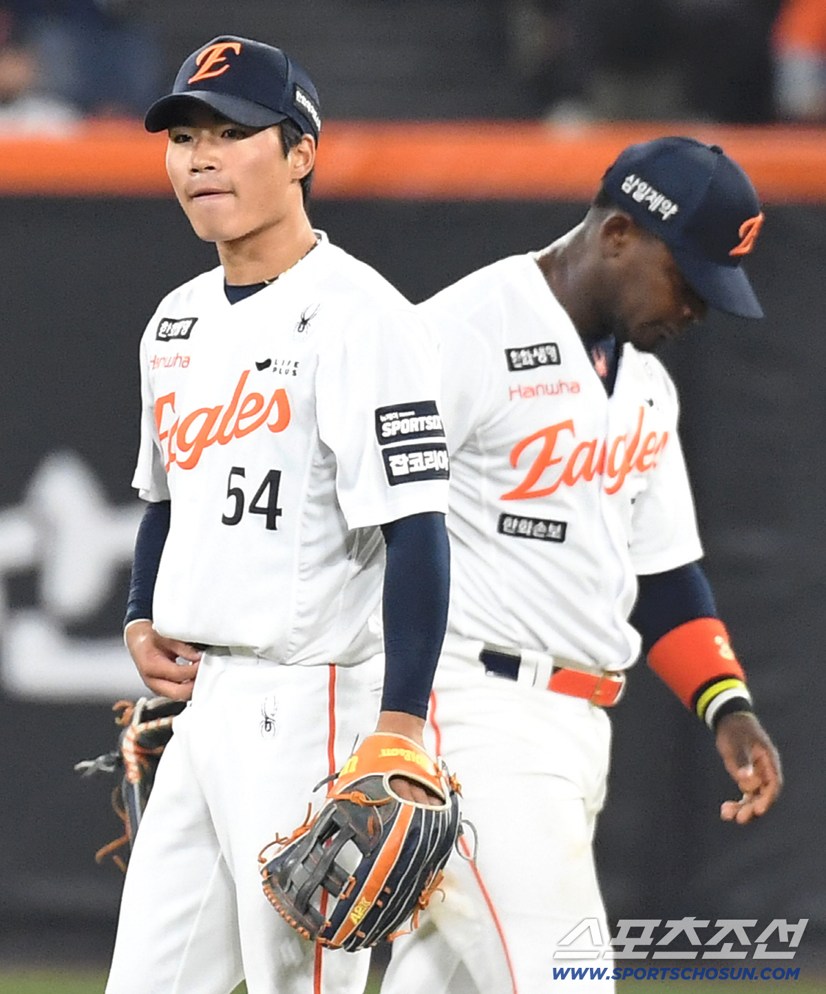 2일 대전 한화생명볼파크에서 열린 한화와 KT의 경기. 6회 1사 2, 3루. KT 류현인의 볼을 잡지 못한 한화 오재원 중견수. 대전=송정헌 기자songs@sportschosun.com/2026.04.02/