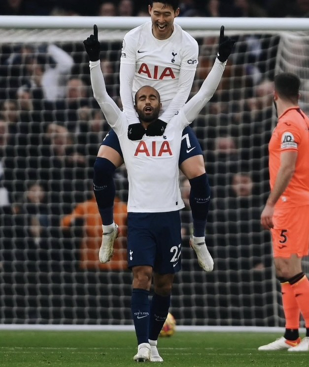 손흥민과 모우라 캡처=손흥민 SNS