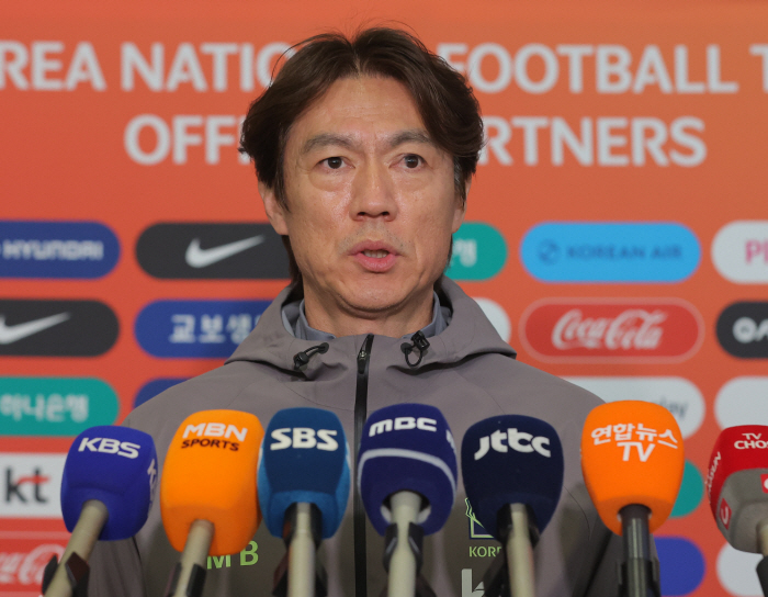 '손흥민 나이 많아 기량 떨어졌다' 비판 논란, 홍명보 감독 솔직 입장 