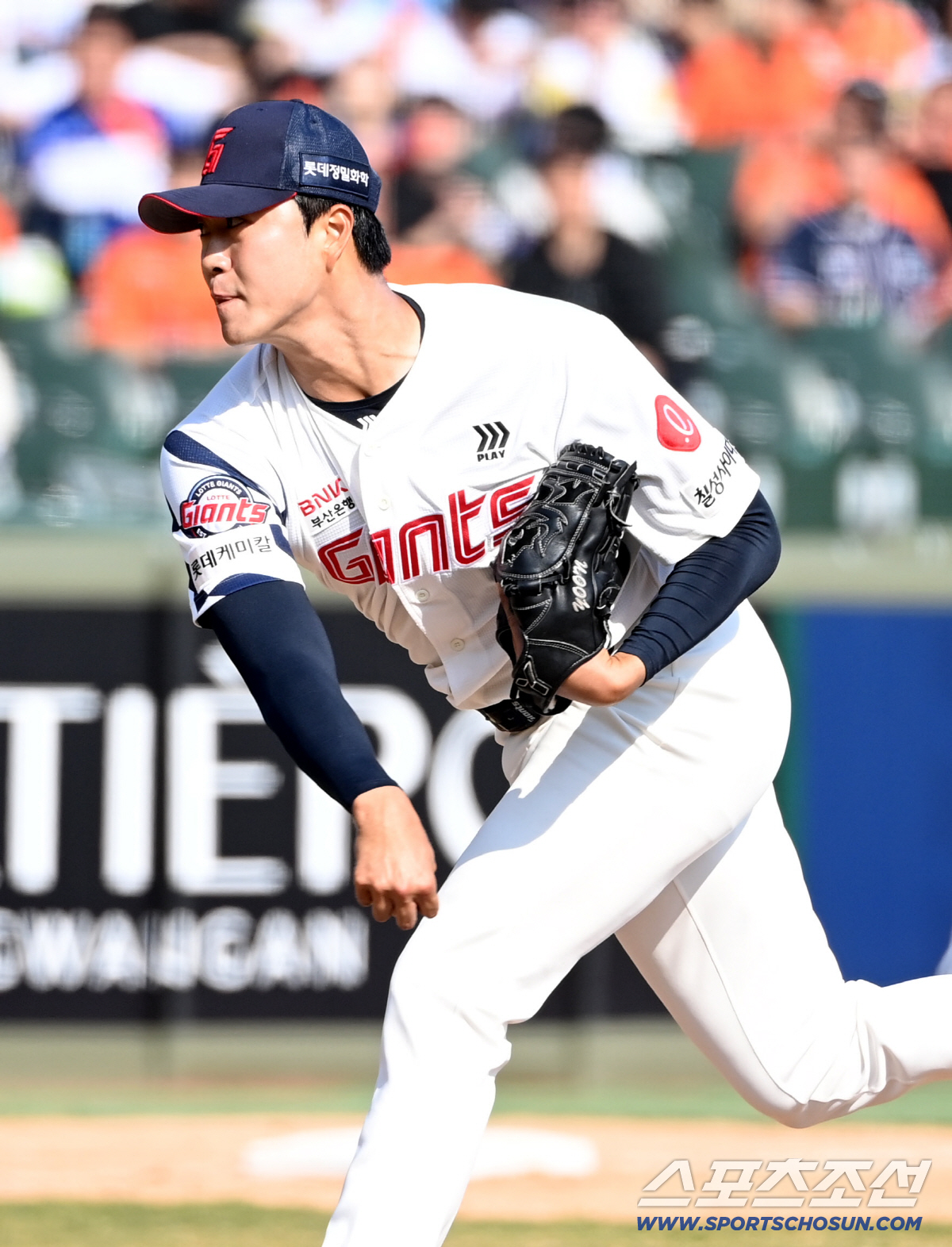 21일 부산 사직야구장에서 열린 한화와 롯데의 시범경기. 롯데 윤성빈이 역투하고 있다. 부산=허상욱 기자wook@sportschosun.com/2026.03.21/